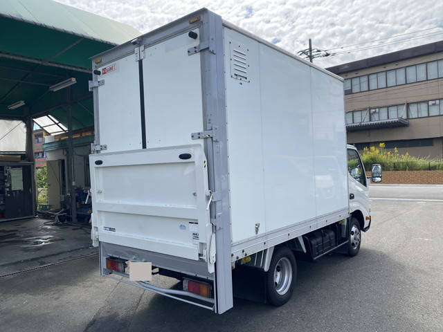 日野デュトロパネルバン小型（2t・3t）[写真05]
