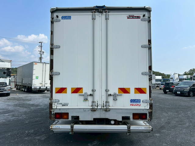 いすゞフォワードアルミウイング中型（4t）[写真10]