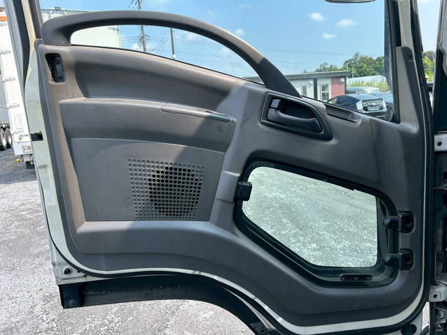 いすゞフォワードアルミウイング中型（4t）[写真18]