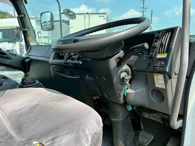 いすゞフォワードアルミウイング中型（4t）[写真20]