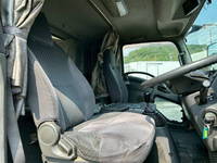 いすゞフォワードアルミウイング中型（4t）[写真22]