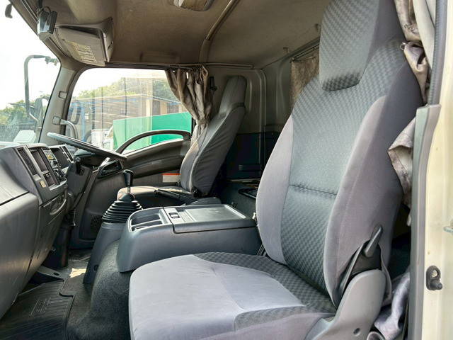 いすゞフォワードアルミウイング中型（4t）[写真34]