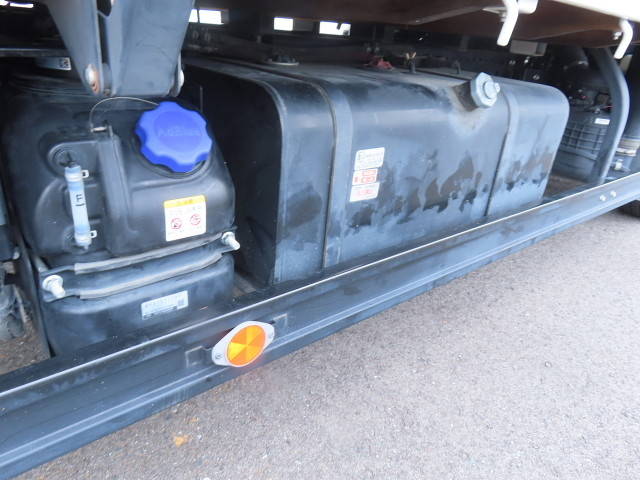 いすゞエルフ平ボディ小型（2t・3t）[写真12]