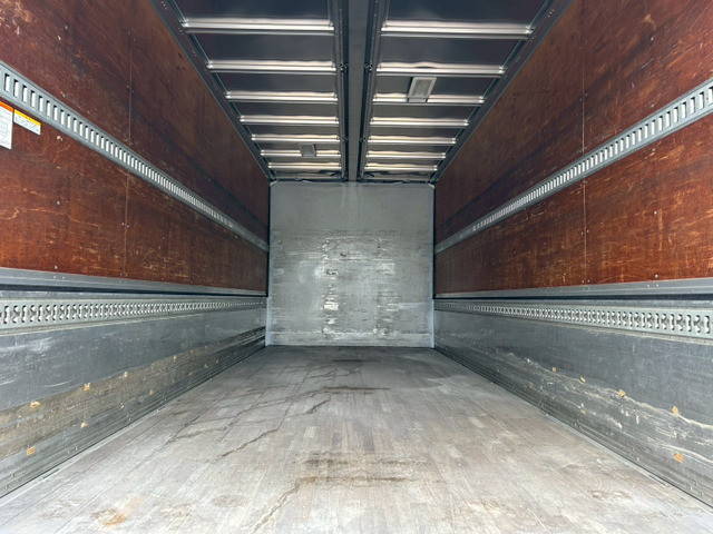 いすゞフォワードアルミウイング中型（4t）[写真10]