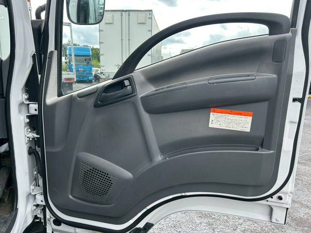 いすゞフォワードアルミウイング中型（4t）[写真14]