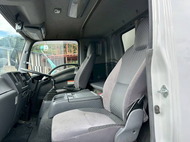 いすゞフォワードアルミウイング中型（4t）[写真15]