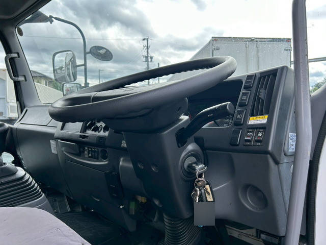 いすゞフォワードアルミウイング中型（4t）[写真16]