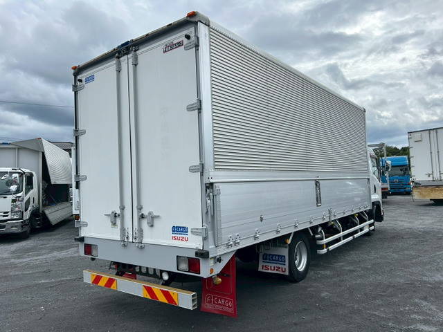 いすゞフォワードアルミウイング中型（4t）[写真02]