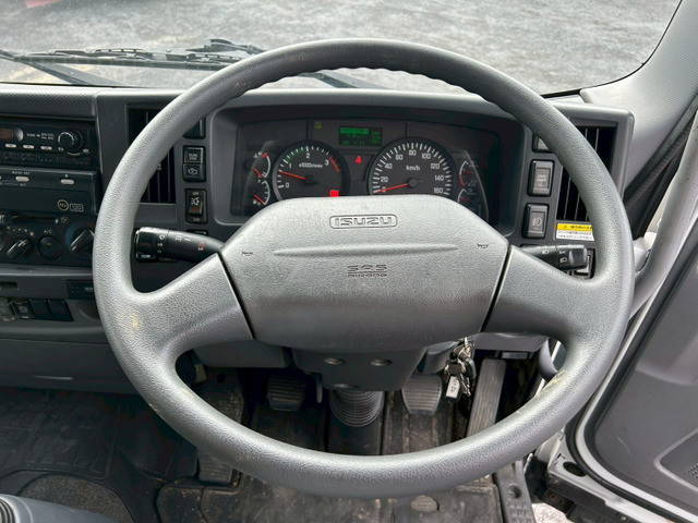 いすゞフォワードアルミウイング中型（4t）[写真20]