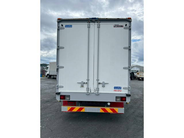 いすゞフォワードアルミウイング中型（4t）[写真04]