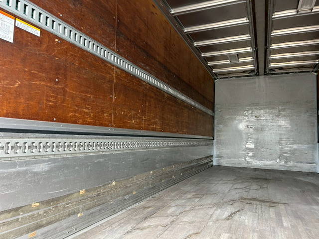 いすゞフォワードアルミウイング中型（4t）[写真09]