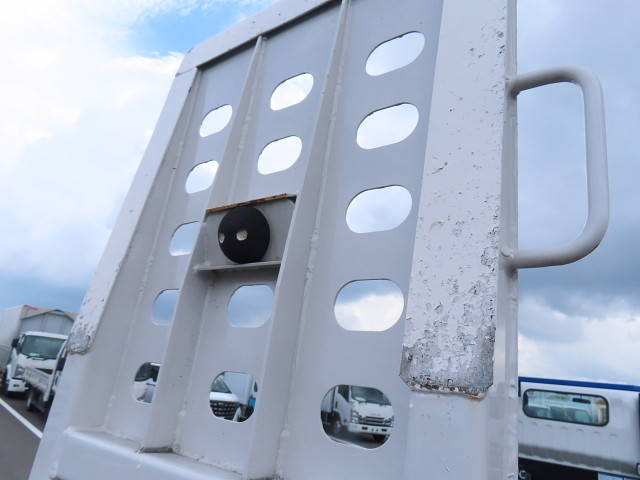 キャンター？エルフ？ 中古セーフティローダー いすゞ 鳥取・大分・徳島 エルフ（2RG