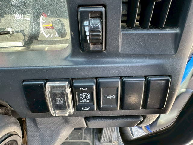 いすゞエルフダンプ小型（2t・3t）[写真23]