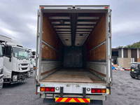 いすゞギガアルミウイング大型（10t）[写真12]