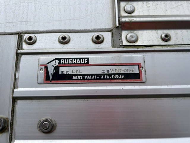 いすゞギガアルミウイング大型（10t）[写真13]