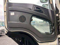 いすゞギガアルミウイング大型（10t）[写真15]