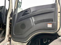 いすゞギガアルミウイング大型（10t）[写真16]