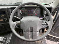 いすゞギガアルミウイング大型（10t）[写真22]