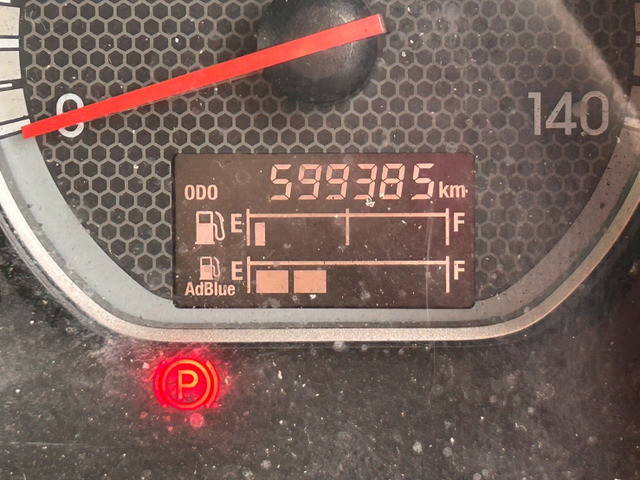 いすゞギガアルミウイング大型（10t）[写真23]