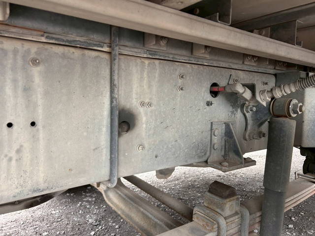 いすゞギガアルミウイング大型（10t）[写真31]