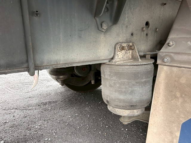 いすゞギガアルミウイング大型（10t）[写真33]