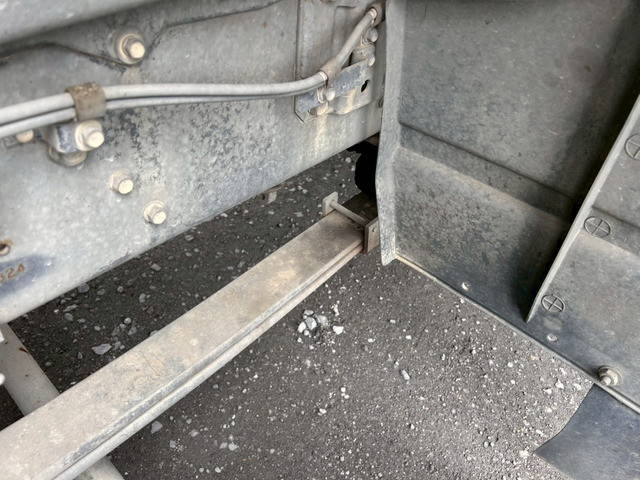 いすゞギガアルミウイング大型（10t）[写真36]