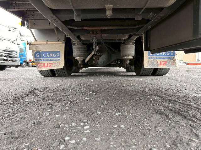 いすゞギガアルミウイング大型（10t）[写真37]