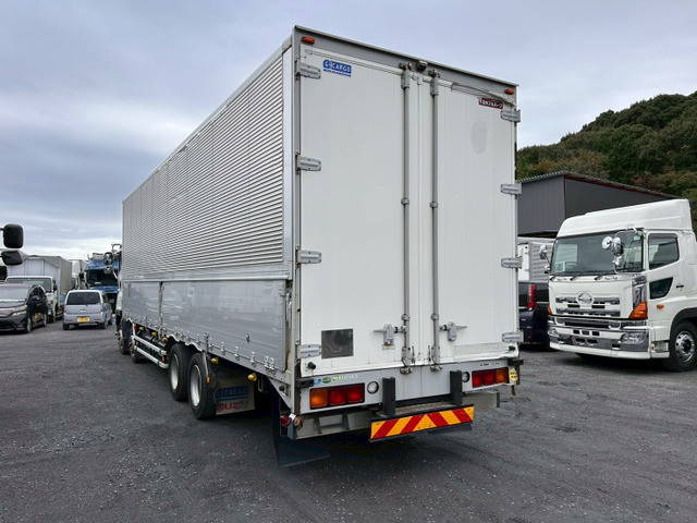 いすゞギガアルミウイング大型（10t）[写真04]