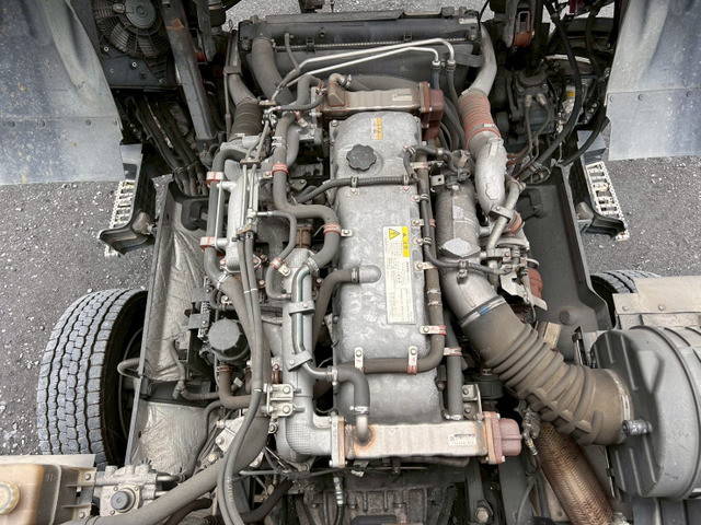 いすゞギガアルミウイング大型（10t）[写真07]