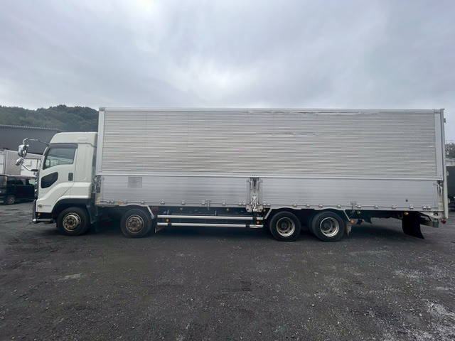 いすゞギガアルミウイング大型（10t）[写真08]