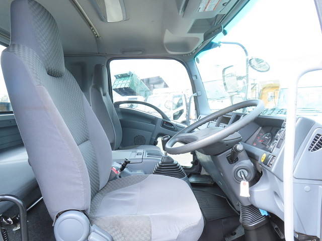 いすゞフォワードアルミブロック増トン（6t・8t）[写真18]