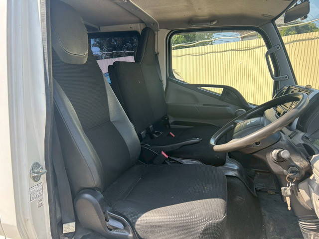 三菱ふそうキャンターダブルキャブ（Wキャブ）小型（2t・3t）[写真16]