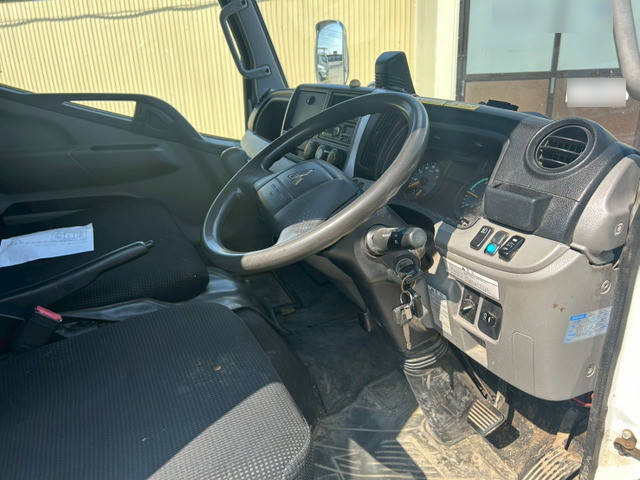 三菱ふそうキャンターダブルキャブ（Wキャブ）小型（2t・3t）[写真06]