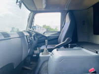 三菱ふそうファイターアルミウイング中型（4t）[写真11]