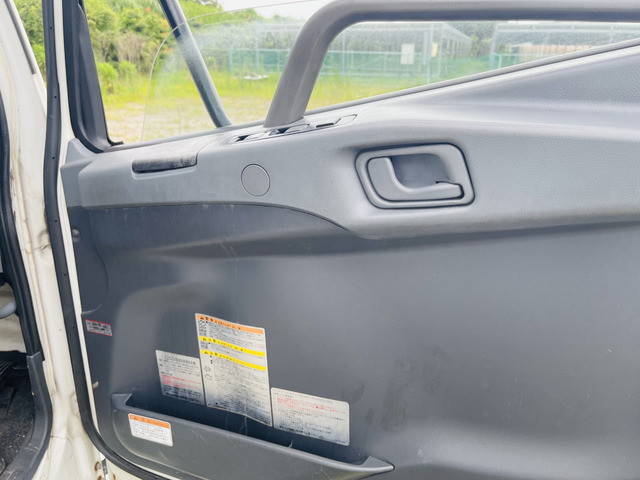 三菱ふそうファイターアルミウイング中型（4t）[写真12]