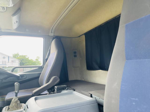 三菱ふそうファイターアルミウイング中型（4t）[写真16]