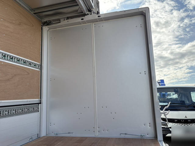 三菱ふそうキャンターアルミウイング小型（2t・3t）[写真17]