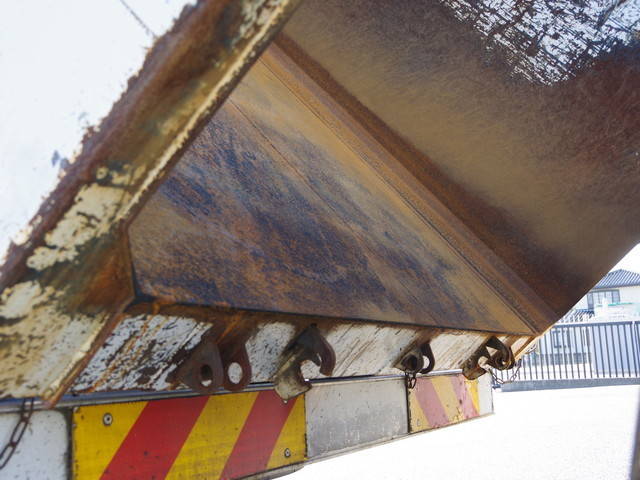 UDトラックスコンドル深ダンプ（土砂禁ダンプ）増トン（6t・8t）[写真13]