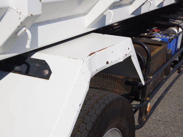 UDトラックスコンドル深ダンプ（土砂禁ダンプ）増トン（6t・8t）[写真22]