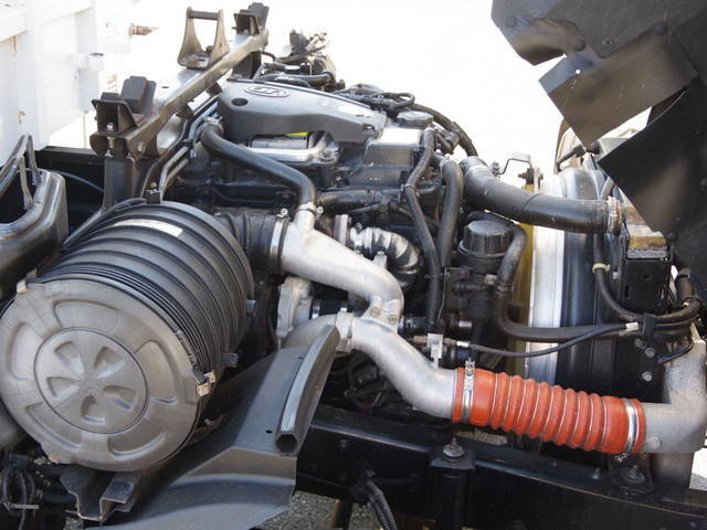 UDトラックスコンドル深ダンプ（土砂禁ダンプ）増トン（6t・8t）[写真24]