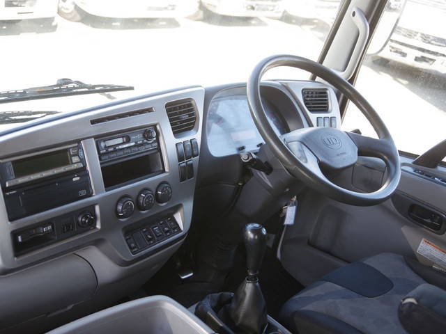 UDトラックスコンドル深ダンプ（土砂禁ダンプ）増トン（6t・8t）[写真26]