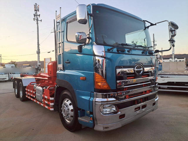 日野プロフィアコンテナ専用車大型（10t）[写真03]