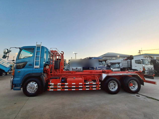 日野プロフィアコンテナ専用車大型（10t）[写真04]