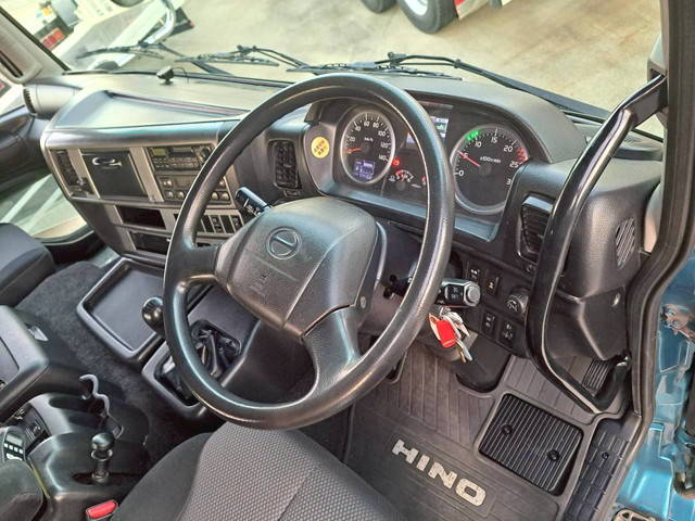 日野プロフィアコンテナ専用車大型（10t）[写真09]