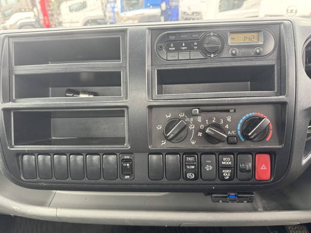 日野デュトロ平ボディ小型（2t・3t）[写真18]