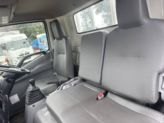 日野デュトロ平ボディ小型（2t・3t）[写真21]