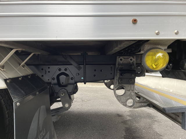 いすゞエルフアルミバン小型（2t・3t）[写真17]