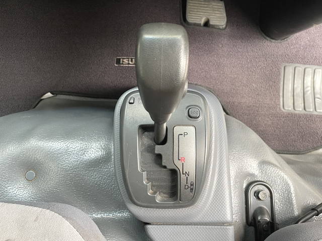 いすゞエルフアルミバン小型（2t・3t）[写真25]