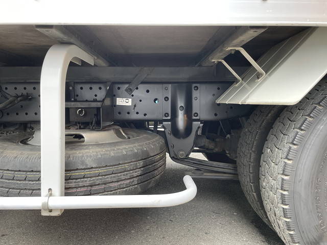 いすゞエルフアルミバン小型（2t・3t）[写真30]