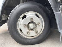 いすゞエルフアルミバン小型（2t・3t）[写真32]